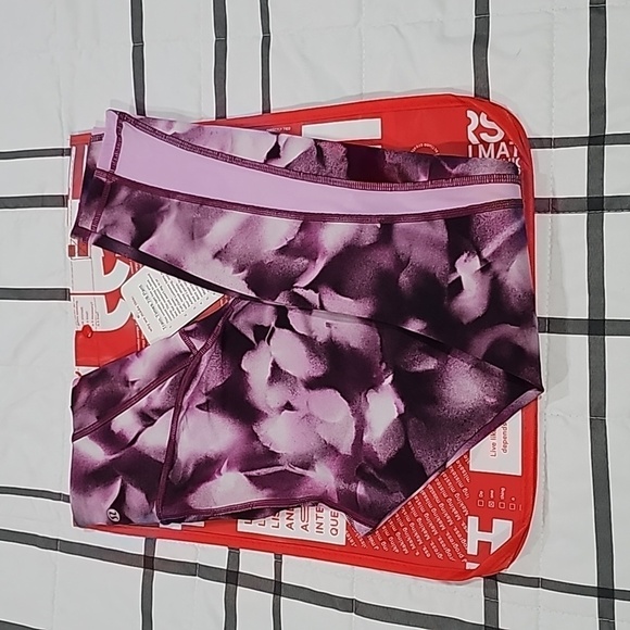 * NWT Lululemon Train Times 7/8 Pant in Blush Blossom Alpine White Candy Pink - Picture 6 of 8